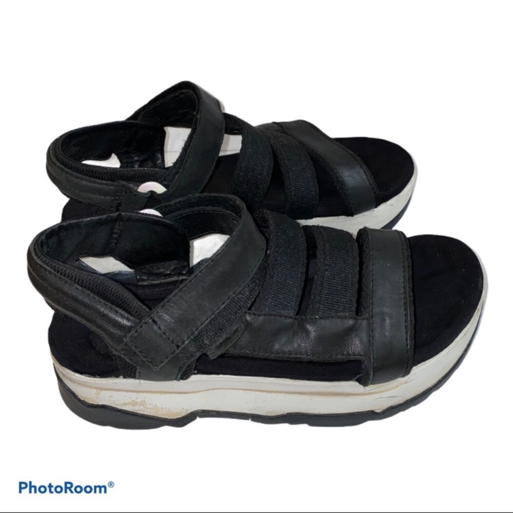Teva Platform Sandals in Black Size 8